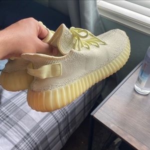yeezy butter size 9.5 8/10 condition